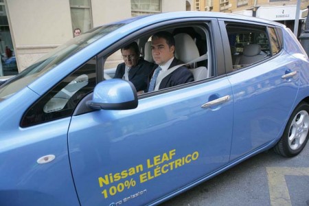 El presidente de la Diputación usará durante 3 meses un coche eléctrico