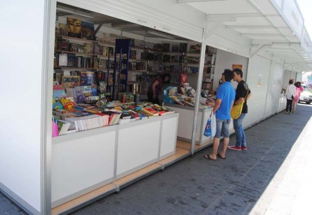 La Feria del Libro de San Pedro está ya en marcha hasta el próximo día 14