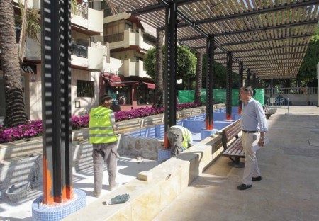 El Ayuntamiento remodela las fuentes de la Avenida del Mar de Marbella
