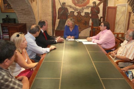 El Ayuntamiento cede dos parcelas a las autoescuelas a cambio de carnés profesionales para desempleados