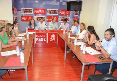 El PSOE denuncia que el Gobierno quiere eliminar los servicios sociales que prestan los ayuntamientos