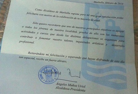 El PSOE pide que se destine a becas el dinero que se gasta en felicitar a los mayores de edad