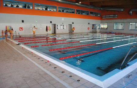 Piñero critica al Ayuntamiento por no tener el CW Marbella piscina deportiva donde jugar