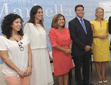 Alumnos de 25 colegios de Marbella reciben 410 lotes de material escolar