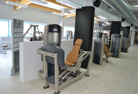 El Ayuntamiento asegura que el gimnasio municipal de San Pedro Alcántara ya se encuentra abierto