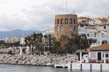 Hacienda realiza una inspección en la concesionaria de Puerto Banús
