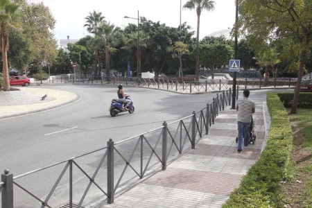 El Ayuntamiento instala vallas para mejorar la seguridad en rotondas