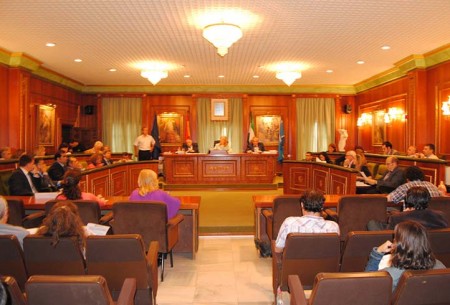 La alcaldesa define los presupuestos de 2014 como los de la recuperación