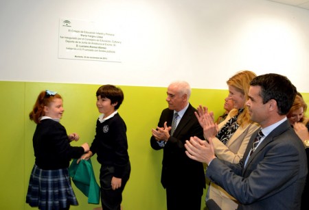 La Junta reafirma su apuesta por la educación en la inauguración del colegio Vargas Llosa de Marbella