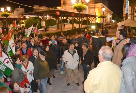 IU vuelve a sacar la política a la calle con la presencia de Alberto Garzón