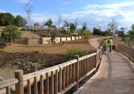 El Ayuntamiento ajardina el parque de Bello Horizonte en Marbella