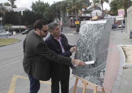 El Consistorio mejora acerado en la calle Juan Belmonte de Puerto Banús