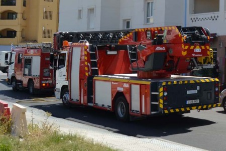 Un incendio deja una mujer afectada por inhalación de humo en San Pedro