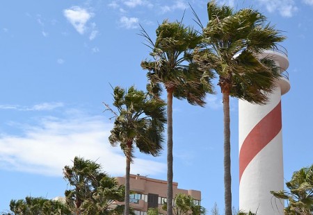 Las alertas por viento dejan rachas cercanas a los 60 km/h en Marbella