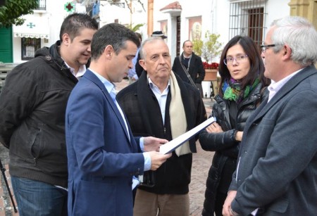 La alcaldesa y el promotor intentan, sin éxito, reunirse con la oposición para desbloquear los rascacielos