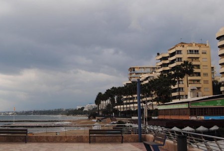 Meteorología anuncia alertas por lluvia y viento este domingo