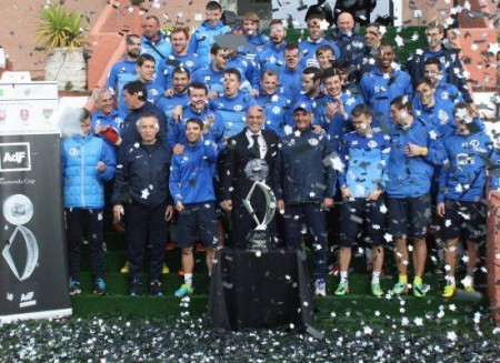 El Dnipro de Juande Ramos se lleva la copa de los 427 diamantes