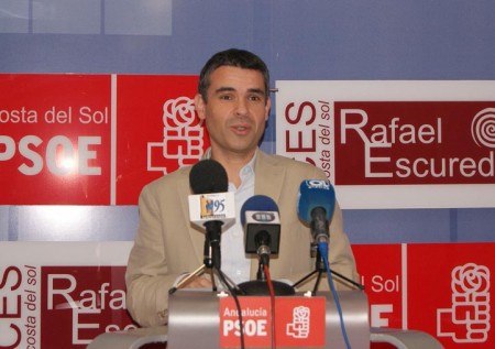 El PSOE pide un pacto por el empleo ante las 