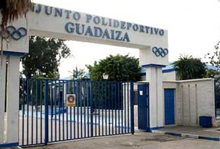 El PSOE pide mejoras en las pistas del polideportivo de La Campana