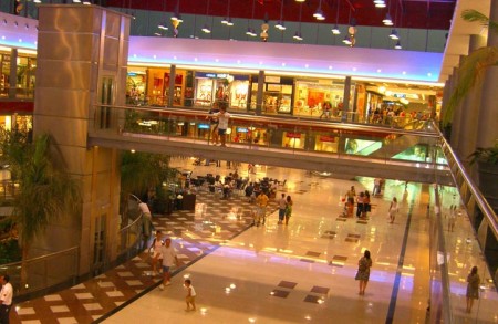 IU denuncia un cambio del PGOU a favor de los centros comerciales
