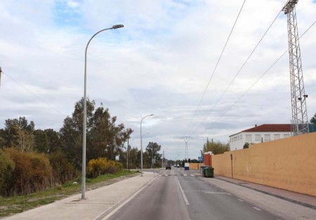 El Consistorio mejora el alumbrado en dos puntos de San Pedro