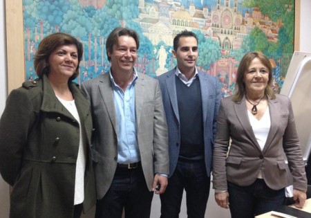El PSOE reivindica en San Pedro el derecho de las mujeres a decidir