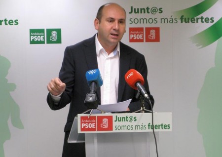 El PSOE-A pide a Moreno Bonilla que aclare los 