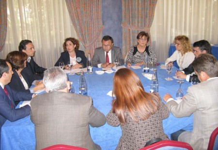 El PSOE sostiene que la operaciones financieras de la alcaldesa afectan a la imagen de Marbella