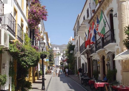 El comercio del Casco Antiguo de Marbella se anima con un outlet