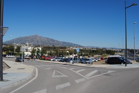 La alcaldesa sostiene ahora que no habrá terminal de autobuses sino solo una parada intermedia