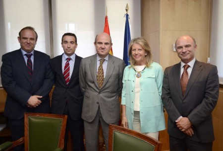 La alcaldesa busca en Madrid fórmulas para pagar a la Junta