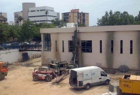 IU denuncia la destrucción de parte de la piscina de Miraflores