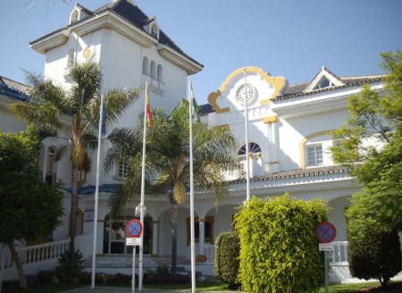La justicia da la razón a Marbella en una reclamación de Holanducía