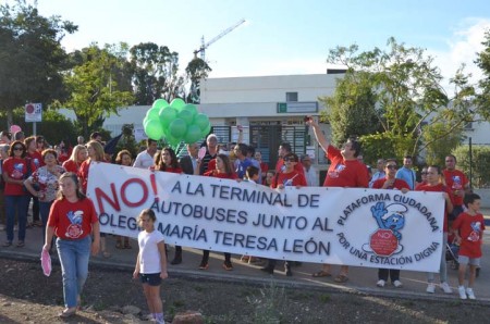 Los padres estudian medidas legales para parar la terminal de San Pedro
