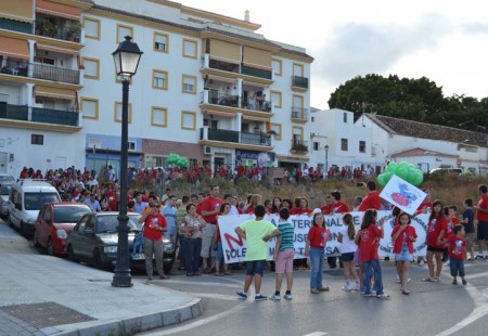Los padres del Teresa de León suman 2.300 fimas contra la terminal