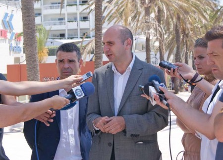 El PSOE solicita una comisión para aclarar la imputación de la alcaldesa