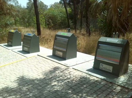 UPyD critica que se instalen islas ecológicas en calles sin viviendas