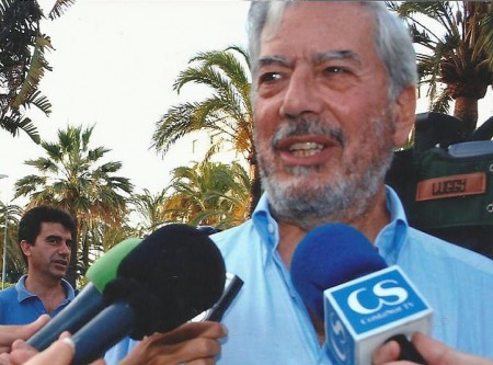 Vargas Llosa recogerá en agosto el título de Hijo Adoptivo de Marbella