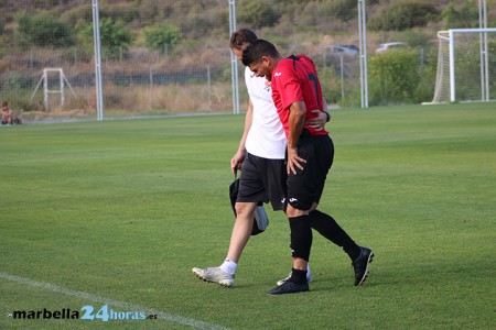 Una lesión en el tobillo deja fuera a Bezares para el debut liguero