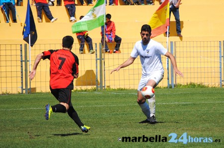 Silva es líder con el Qadsia y Chechu salva un punto en Villacarrillo