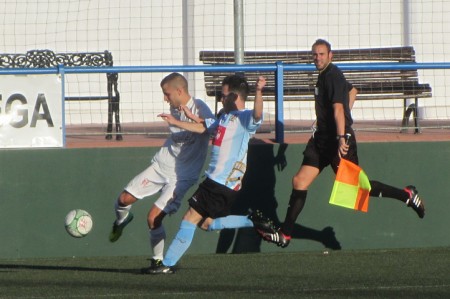 El Atlético Marbella remonta y gana su primer partido (1-2)