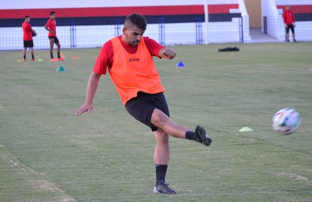 Bezares y Domingo regresan al grupo en el entrenamiento del San Pedro