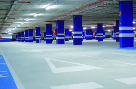Vinci gestionará el aparcamiento en rotación del Francisco Norte