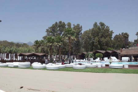 IU pide explicaciones a la alcaldesa por el club de playa de El Pinillo
