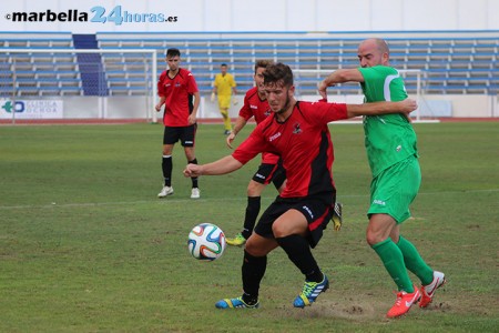 Álex se rompe el ligamento cruzado anterior y estará cinco meses de baja