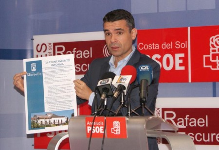 El PSOE critica que notificadores repartan propaganda del PP