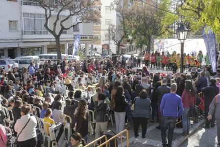 Más de 30 negocios participan en una jornada de comercio al aire libre