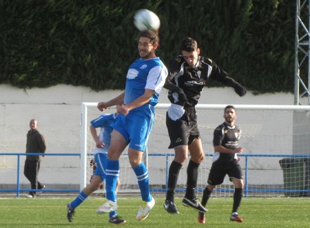 El Atlético Marbella sucumbe en Villanueva del Rosario (2-0)