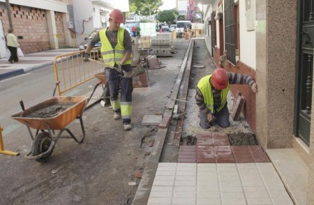 El Ayuntamiento remodela la plaza José Agüera y la calle San Miguel
