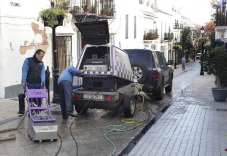 El Ayuntamiento presenta un sistema de limpieza para manchas difíciles